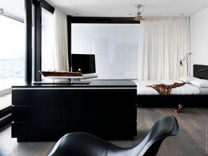 Schlafen: Bett Bartlett Letto, Minotti, Sideboard Cube, Interlübke, Relaxsessel Smart, B&B Italia, Stehleuchte Lucenera, Catellani&Smith.