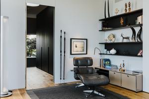 Lounge Chair & Ottoman von Vitra Design Charles & Ray Eames, 1956
USM Haller Lowboard