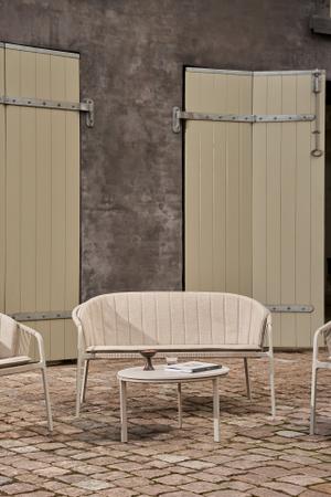 Vipp 712 Sessel und Vipp 721 Bank Lagrasse Outdoor Kollektion