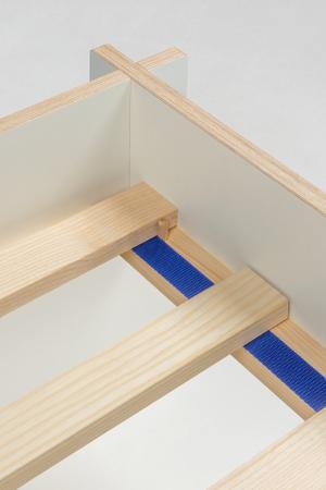 Der Lattenrost ist erhältlich in 200 und 220 cm Länge sowie Breiten von 90 bis 200 cm. Er ist passend für die Moormann-Betten Siebenschläfer, Tagedieb und Tagedieb Stapelbett.