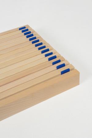 Der Lattenrost ist erhältlich in 200 und 220 cm Länge sowie Breiten von 90 bis 200 cm. Er ist passend für die Moormann-Betten Siebenschläfer, Tagedieb und Tagedieb Stapelbett.