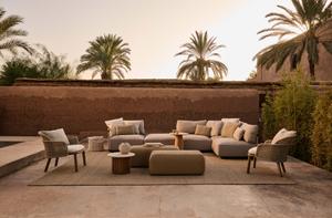 Sofa Nodi Lounge mit Sessel Suro und  Hocker Mai von Tribu
