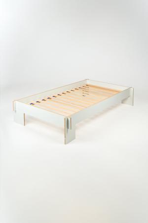 Der Lattenrost ist erhältlich in 200 und 220 cm Länge sowie Breiten von 90 bis 200 cm. Er ist passend für die Moormann-Betten Siebenschläfer, Tagedieb und Tagedieb Stapelbett.